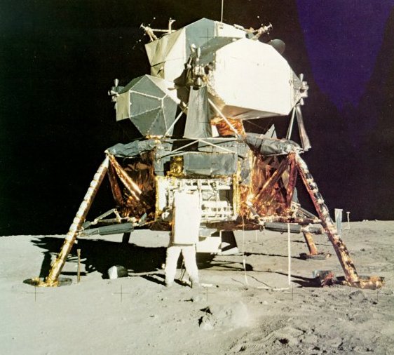 Aldrin unpacks scientific experiments