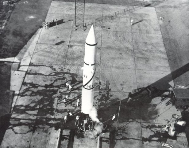 A photo of the rocket Redstone 4 at the launch pad