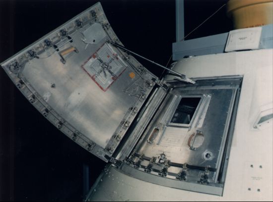 CM two-hatch system